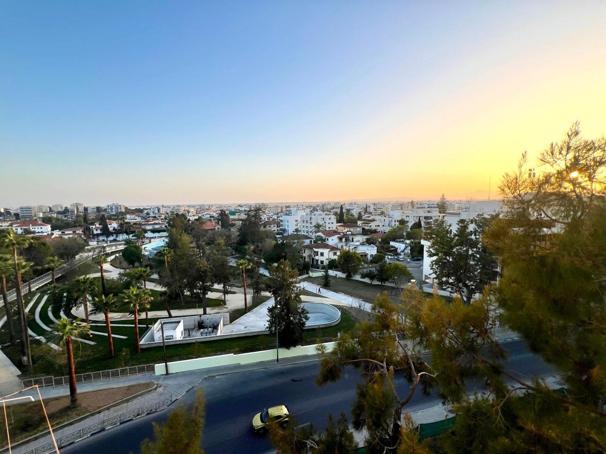 Lina 703 Apartment Larnaca Bagian luar foto
